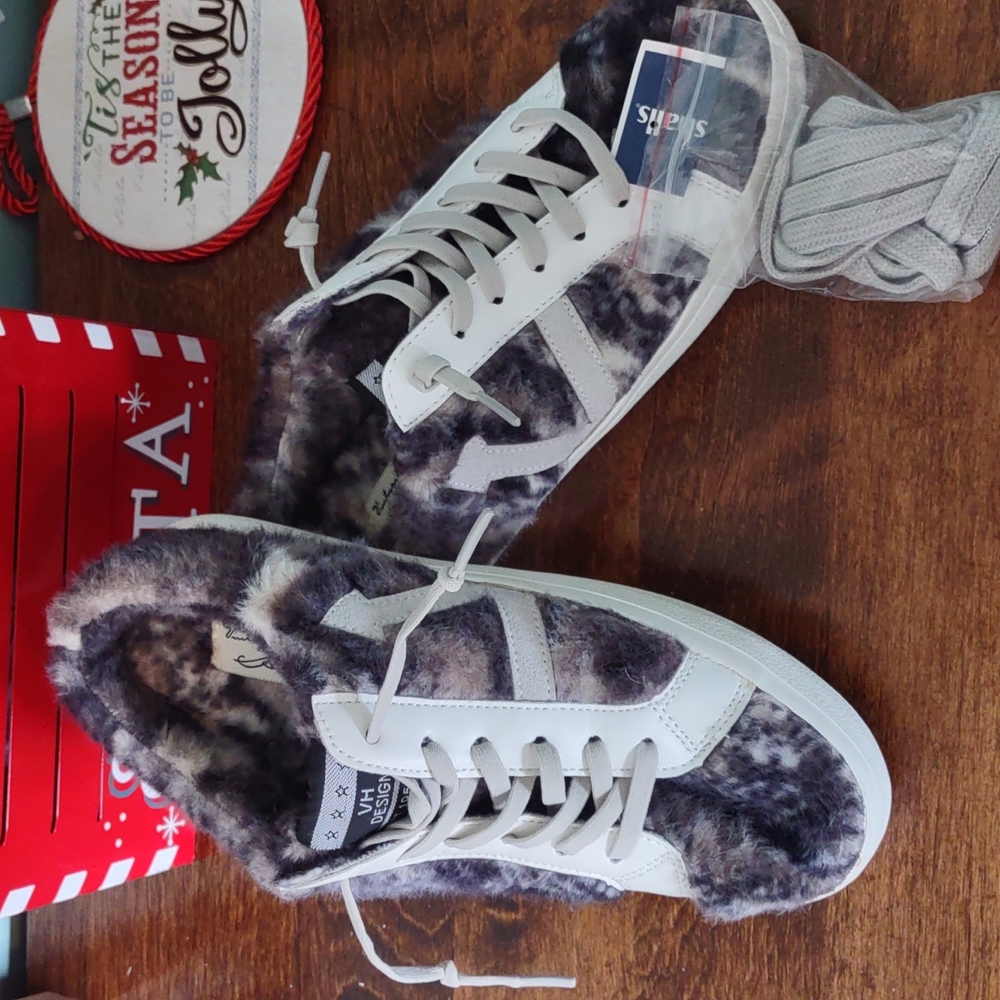 Vintage Havana furry sneaks size 6.5